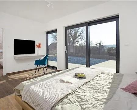 Sea View Bay With Pool